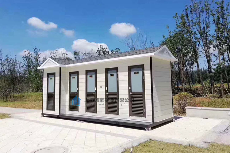 廁所的細(xì)部設(shè)計(jì)，扶手與廁所卷紙！